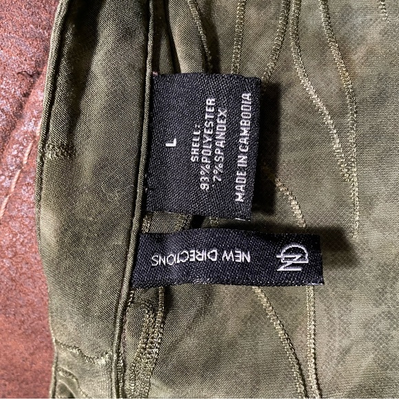 Green blouse - Picture 6 of 7